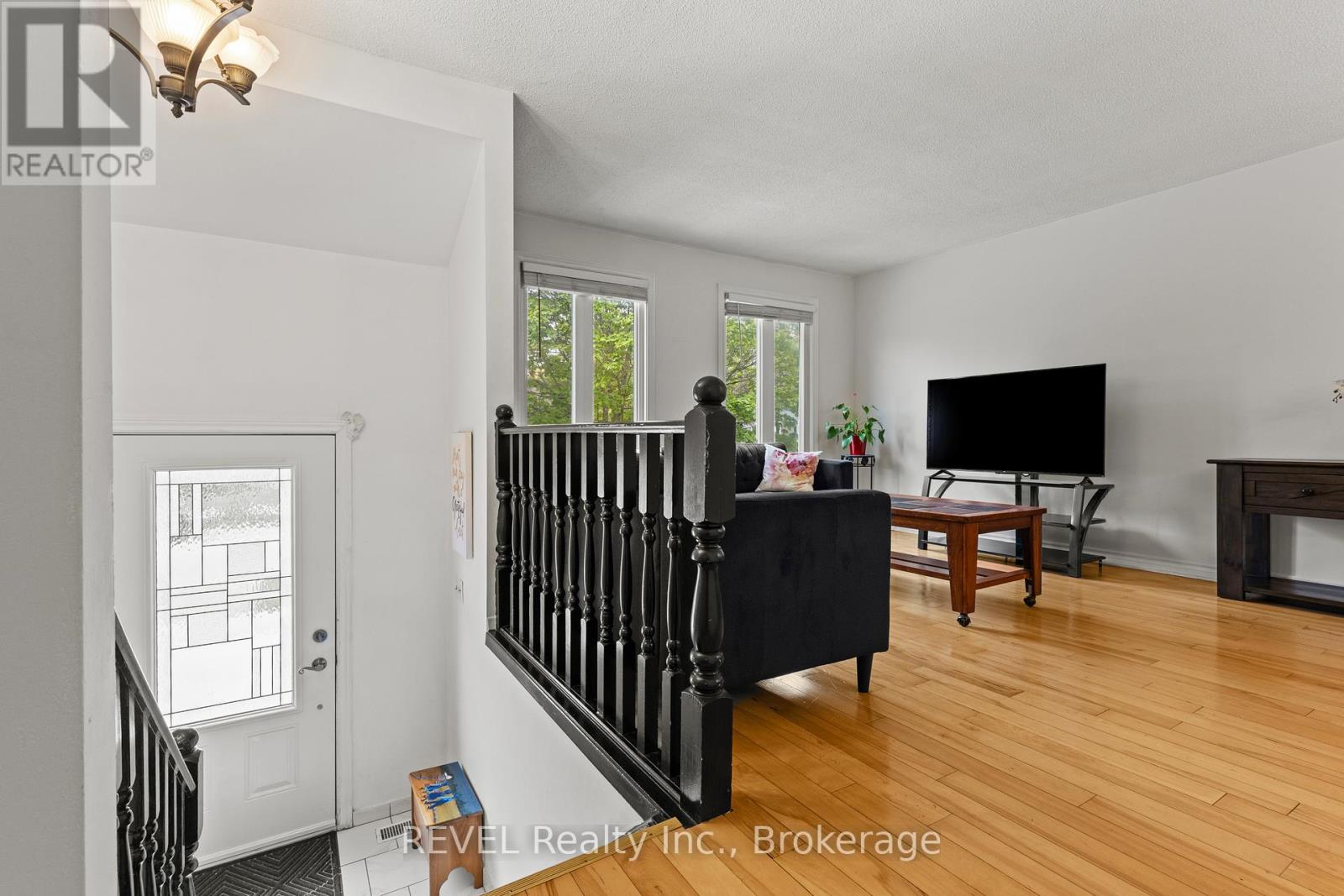 59 Terrace Avenue, Welland (Broadway), Ontario L3C 6K1 - Photo 3 - X13140466