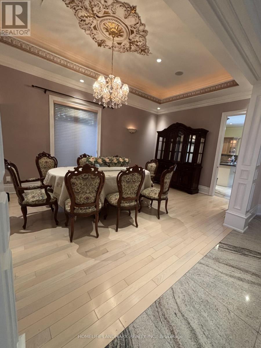 5 Vernham Avenue, Toronto, Ontario  M2L 2B1 - Photo 5 - C13140434