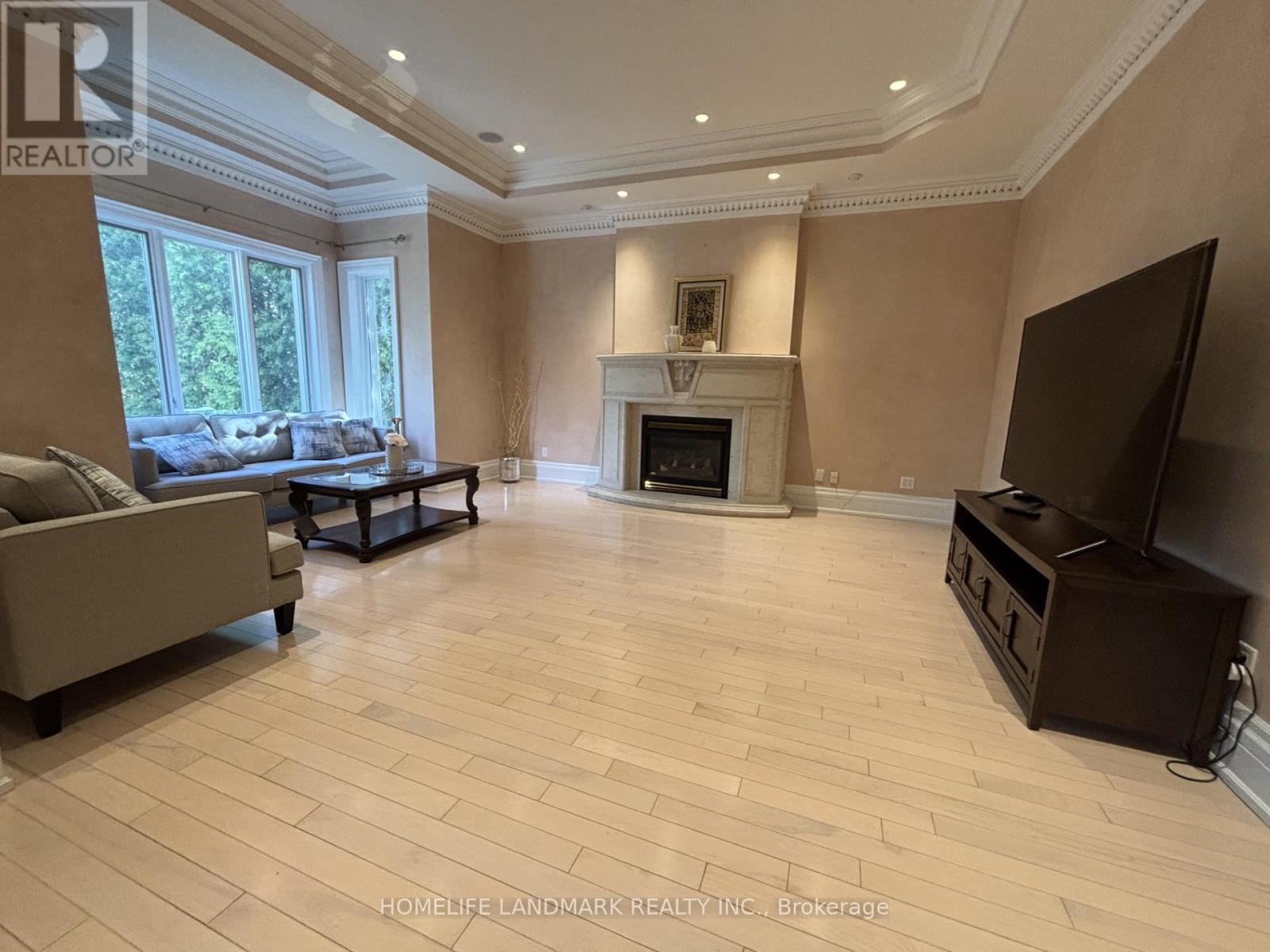 5 Vernham Avenue, Toronto, Ontario  M2L 2B1 - Photo 7 - C13140434