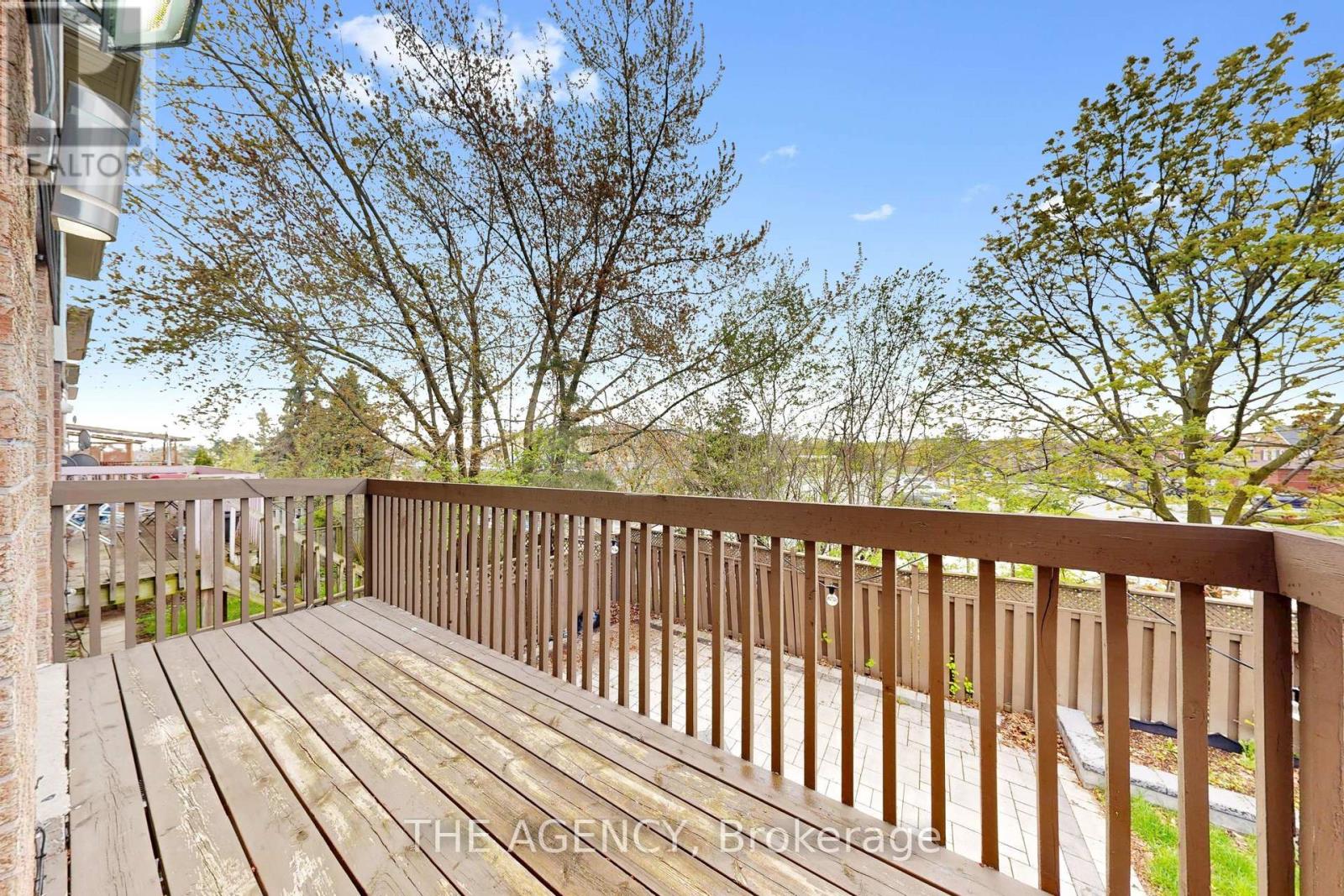 Upper - 1641 Pepperwood Gate, Pickering, Ontario  L1X 2K5 - Photo 12 - E13140428