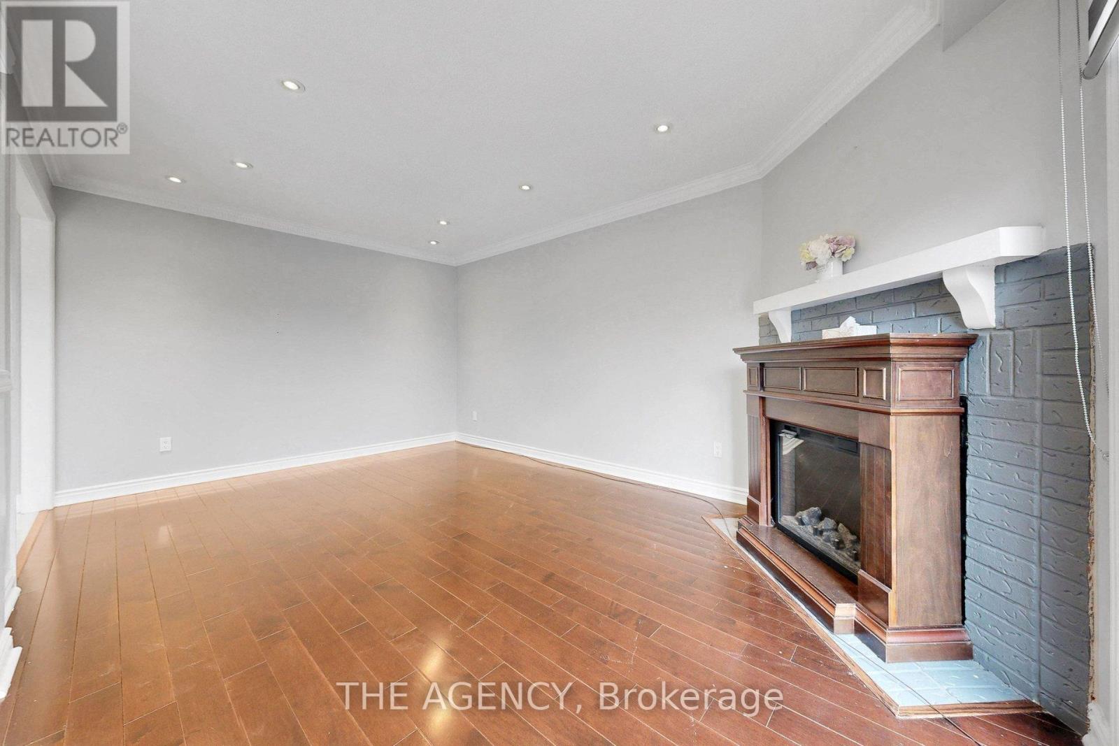 Upper - 1641 Pepperwood Gate, Pickering, Ontario  L1X 2K5 - Photo 17 - E13140428