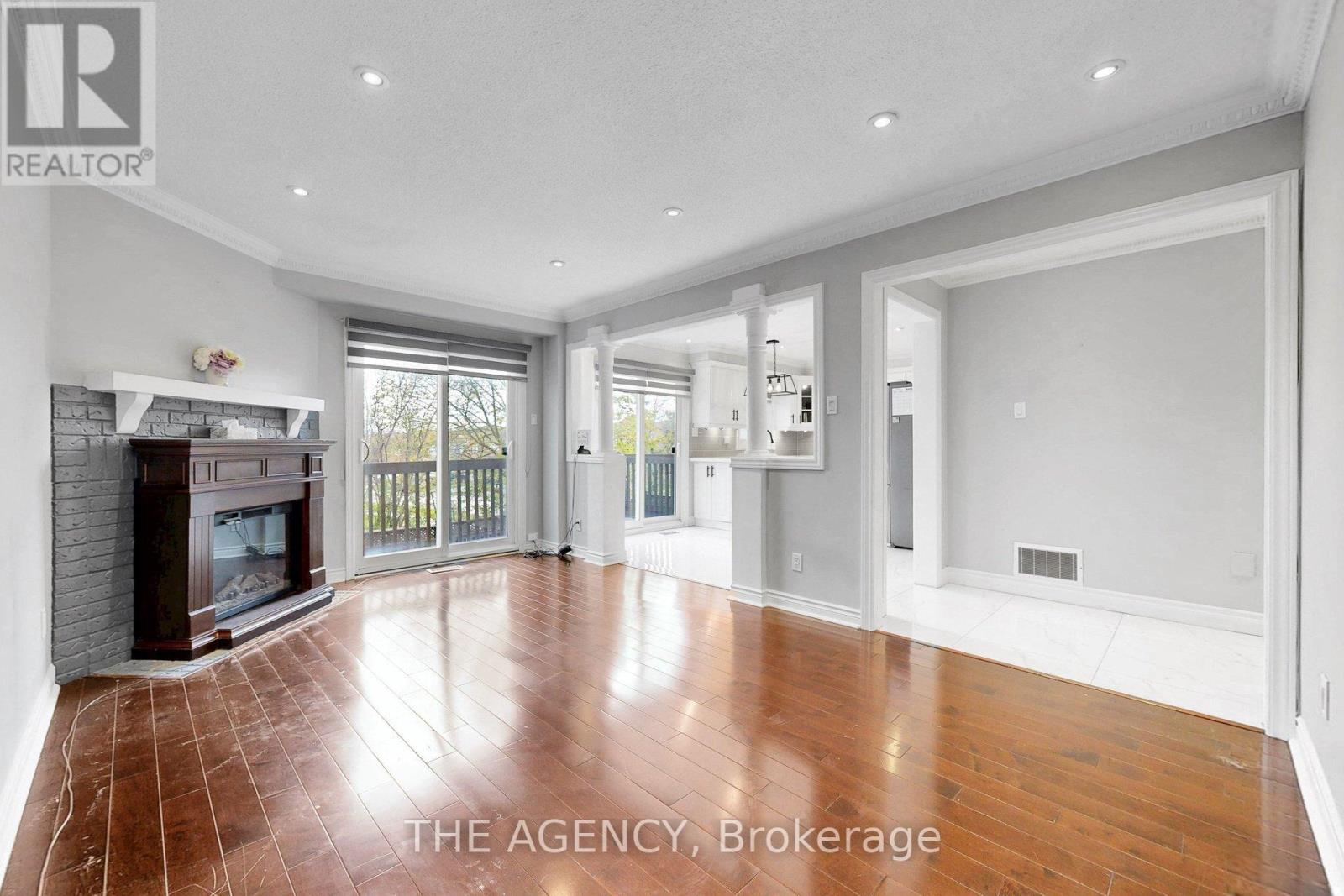 Upper - 1641 Pepperwood Gate, Pickering, Ontario  L1X 2K5 - Photo 19 - E13140428