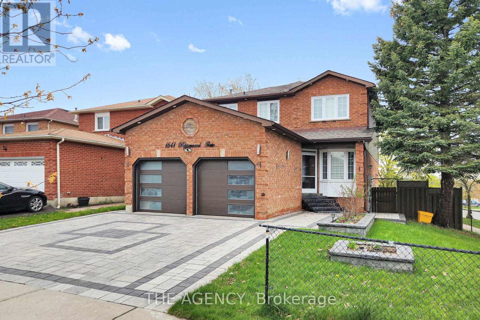 Upper - 1641 Pepperwood Gate, Pickering, Ontario  L1X 2K5 - Photo 2 - E13140428