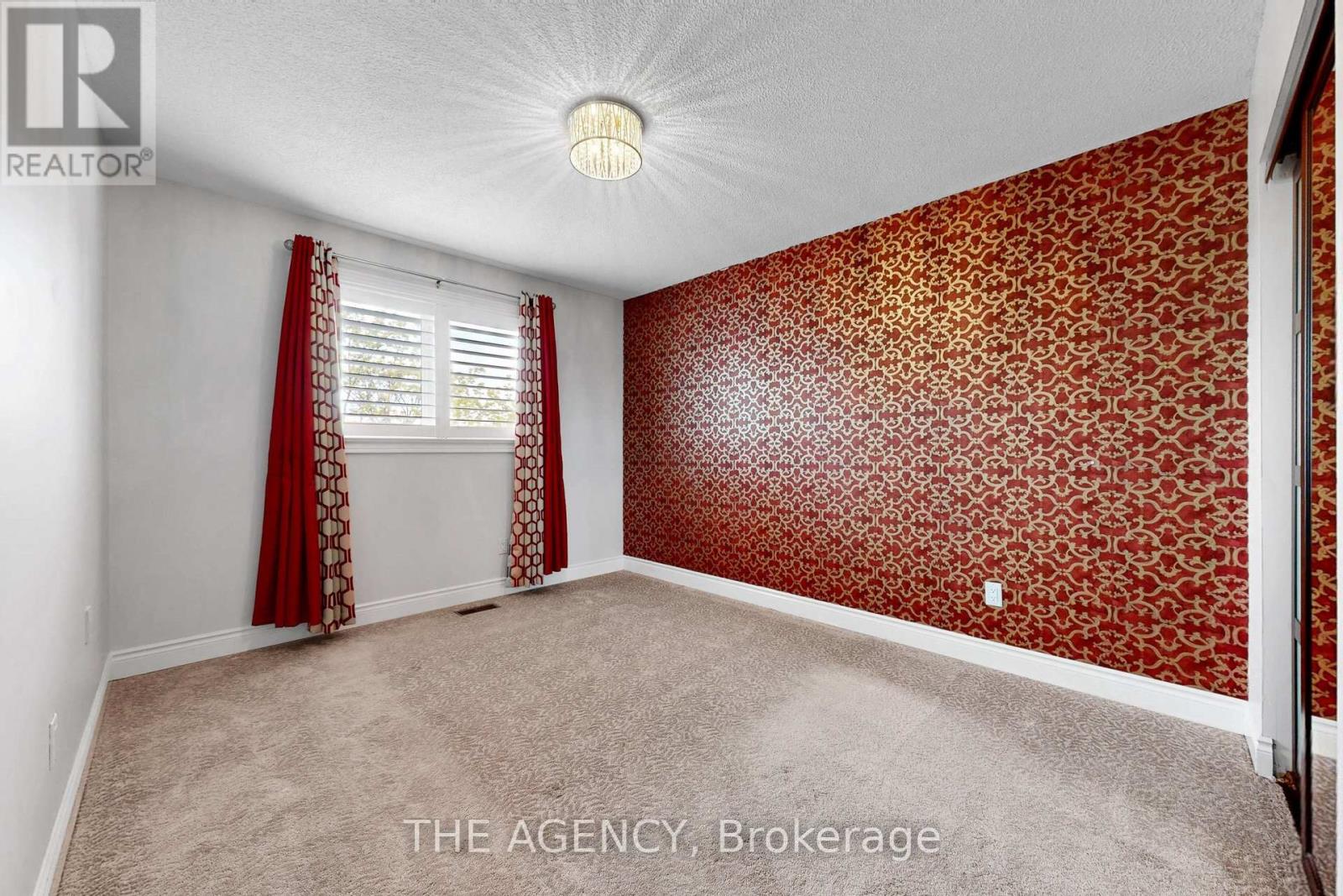 Upper - 1641 Pepperwood Gate, Pickering, Ontario  L1X 2K5 - Photo 31 - E13140428