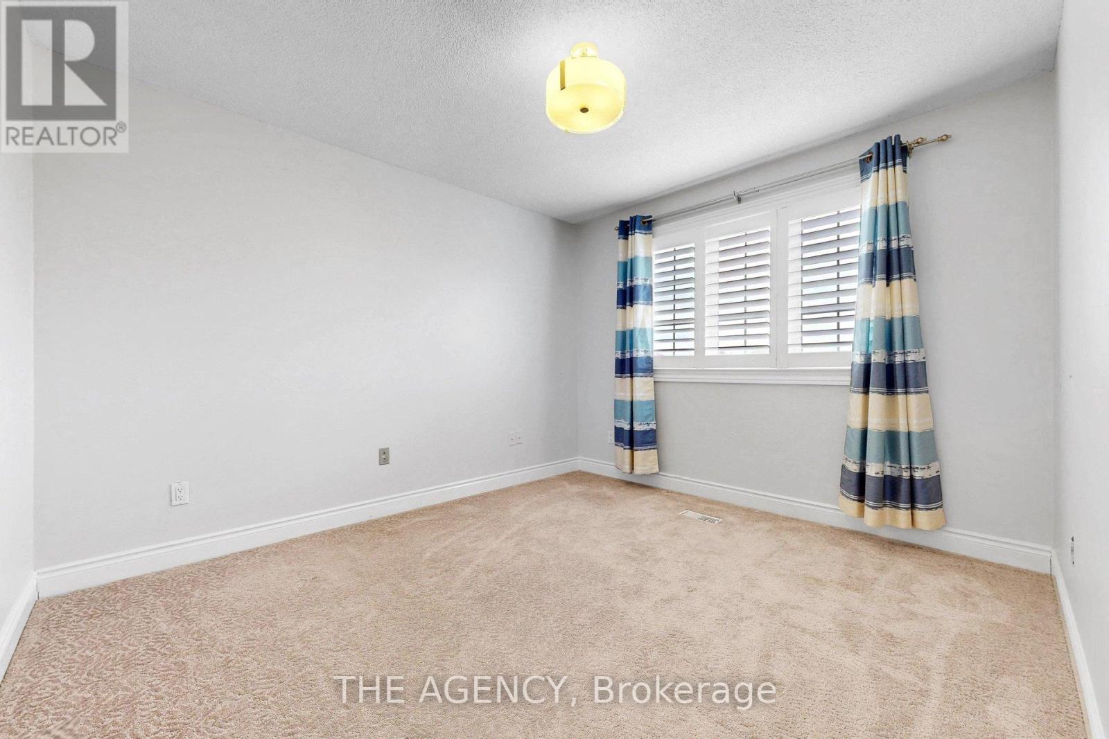 Upper - 1641 Pepperwood Gate, Pickering, Ontario  L1X 2K5 - Photo 37 - E13140428