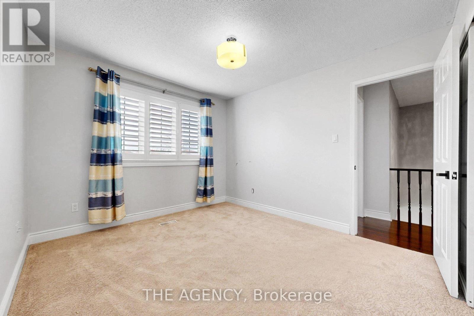 Upper - 1641 Pepperwood Gate, Pickering, Ontario  L1X 2K5 - Photo 38 - E13140428