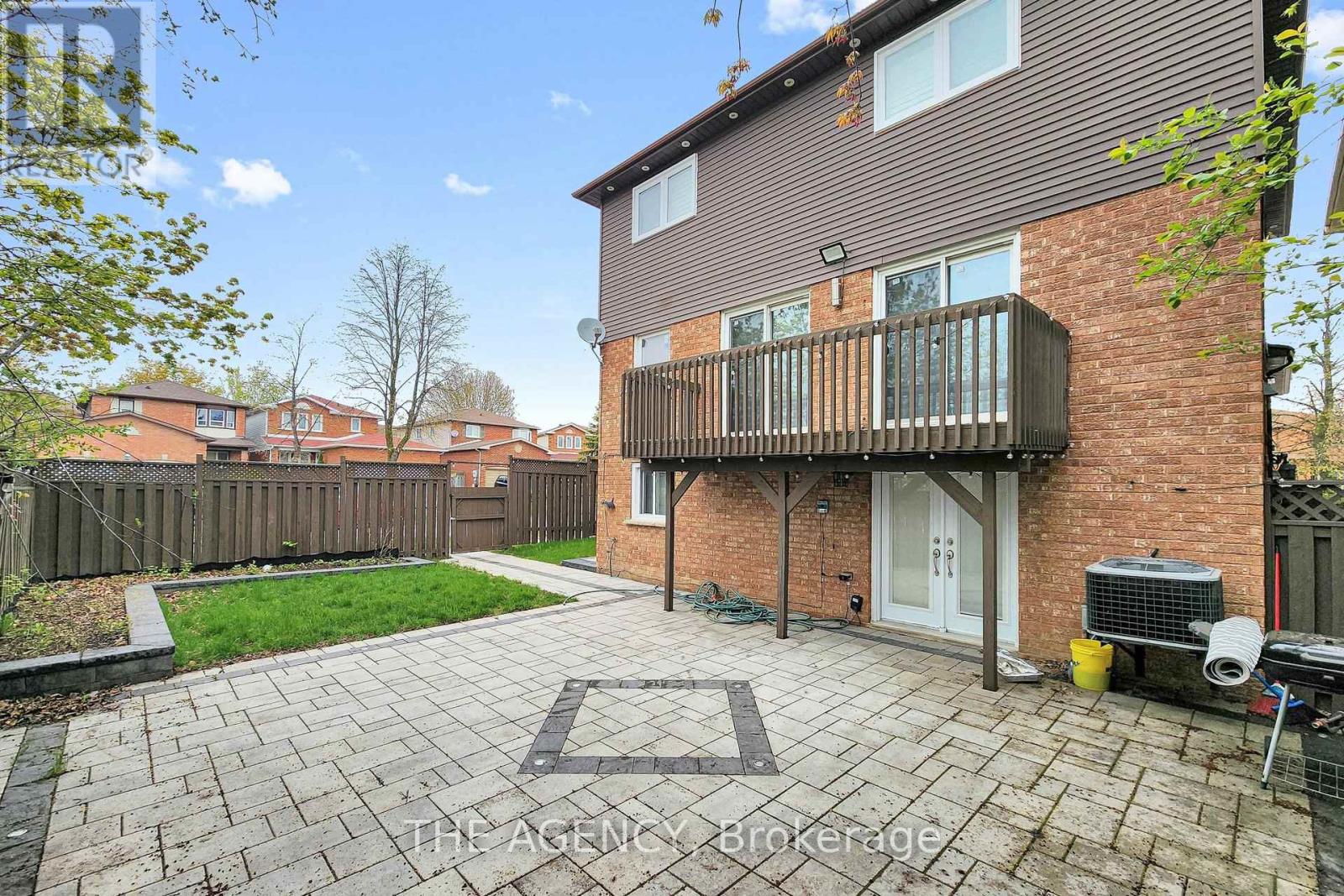 Upper - 1641 Pepperwood Gate, Pickering, Ontario  L1X 2K5 - Photo 45 - E13140428