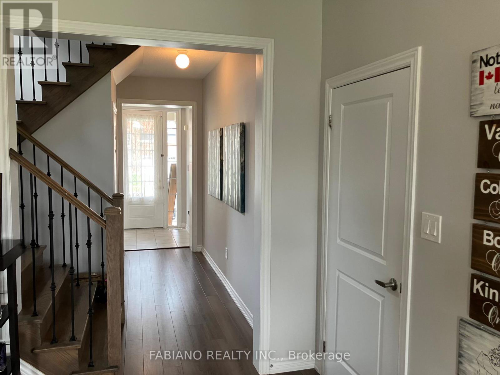 Upper - 175 Brownley Lane, Essa (Angus), Ontario L0M 1B6 - Photo 3 - N13140472
