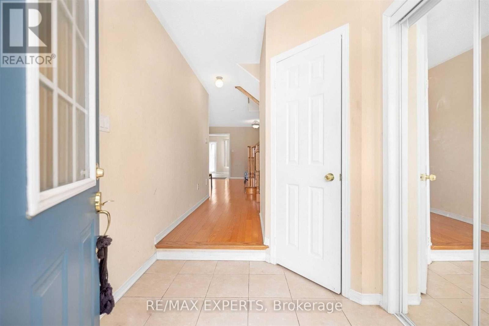 94 Sleightholme Crescent, Brampton, Ontario  L6P 3E7 - Photo 3 - W13140432