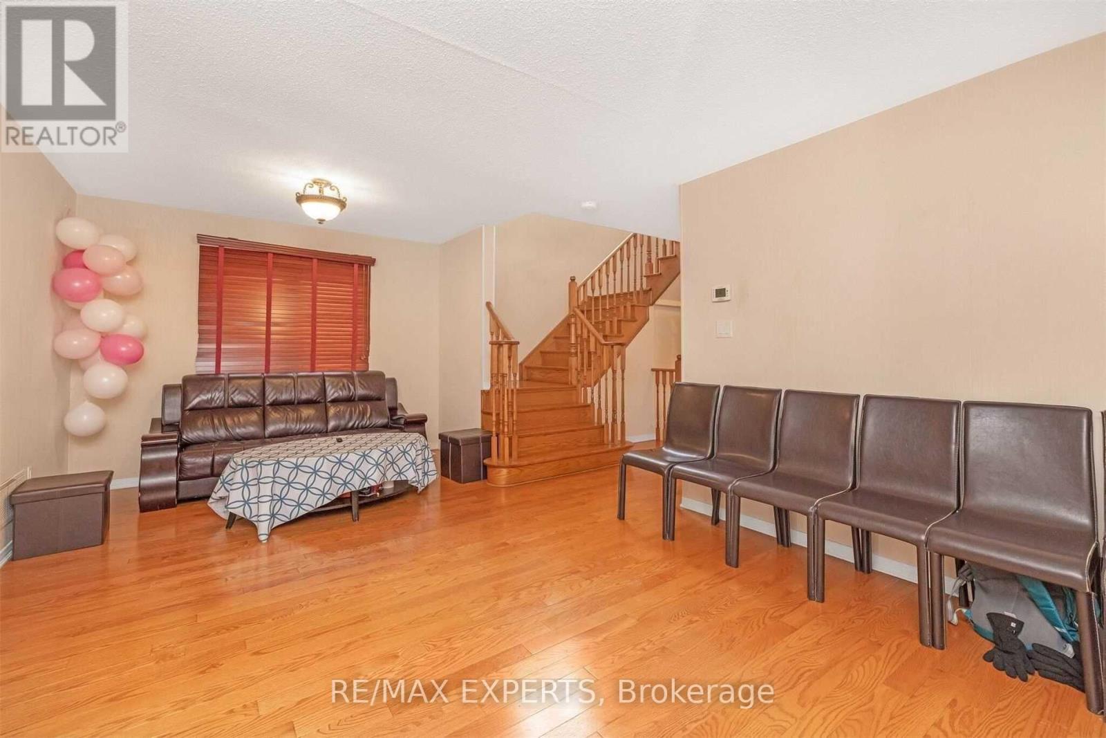 94 Sleightholme Crescent, Brampton, Ontario  L6P 3E7 - Photo 6 - W13140432