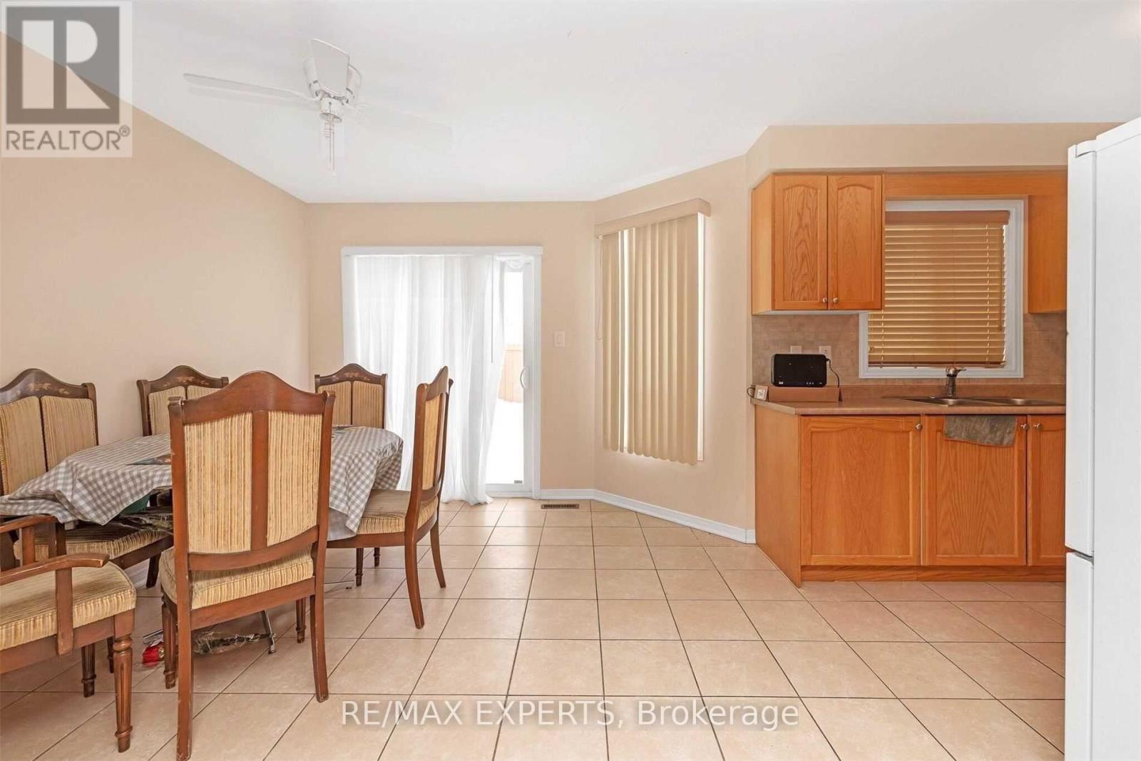 94 Sleightholme Crescent, Brampton, Ontario  L6P 3E7 - Photo 7 - W13140432