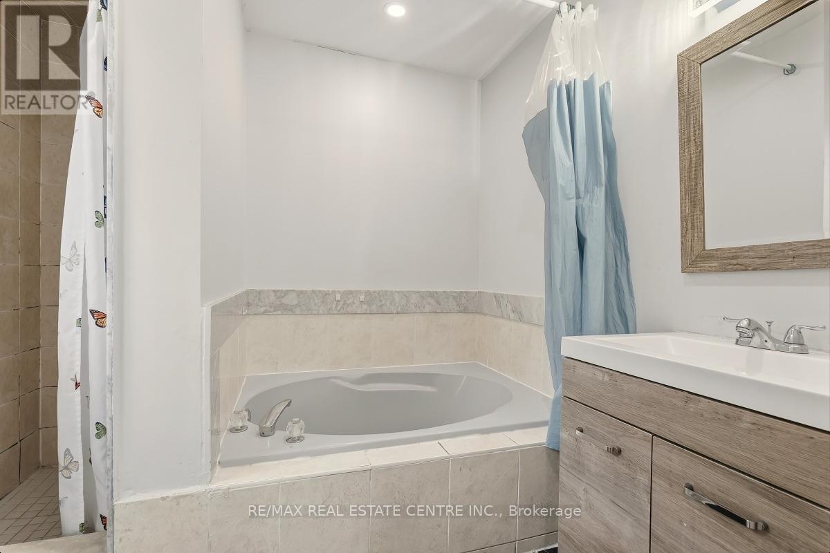 5013 Northern Night Circle, Mississauga, Ontario  L5R 2P7 - Photo 18 - W13140442