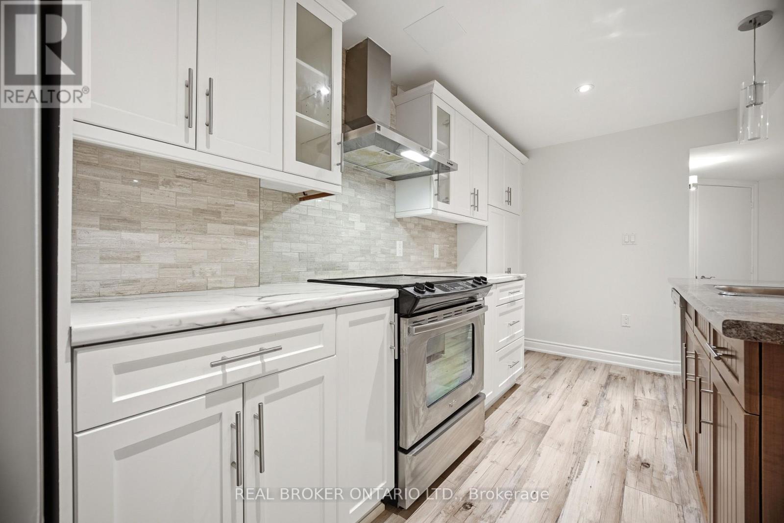 3277 Paul Henderson Drive, Mississauga, Ontario  L5M 0H5 - Photo 11 - W13140444