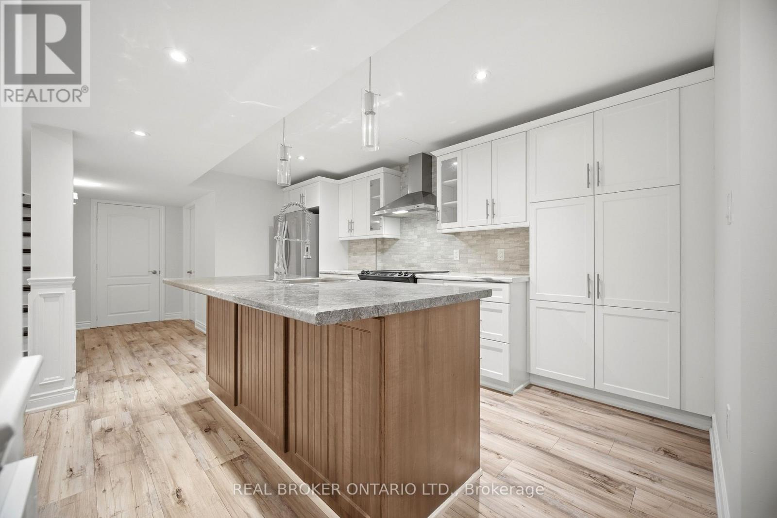 3277 Paul Henderson Drive, Mississauga, Ontario  L5M 0H5 - Photo 13 - W13140444