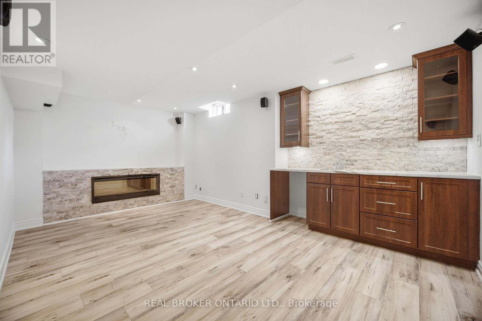 3277 Paul Henderson Drive, Mississauga, Ontario  L5M 0H5 - Photo 21 - W13140444