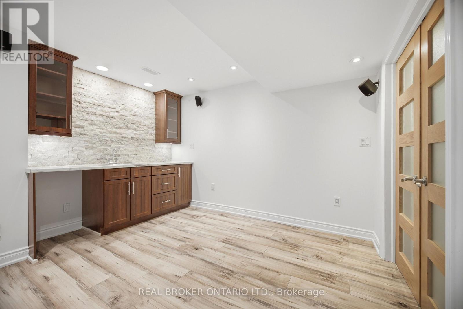 3277 Paul Henderson Drive, Mississauga, Ontario  L5M 0H5 - Photo 23 - W13140444