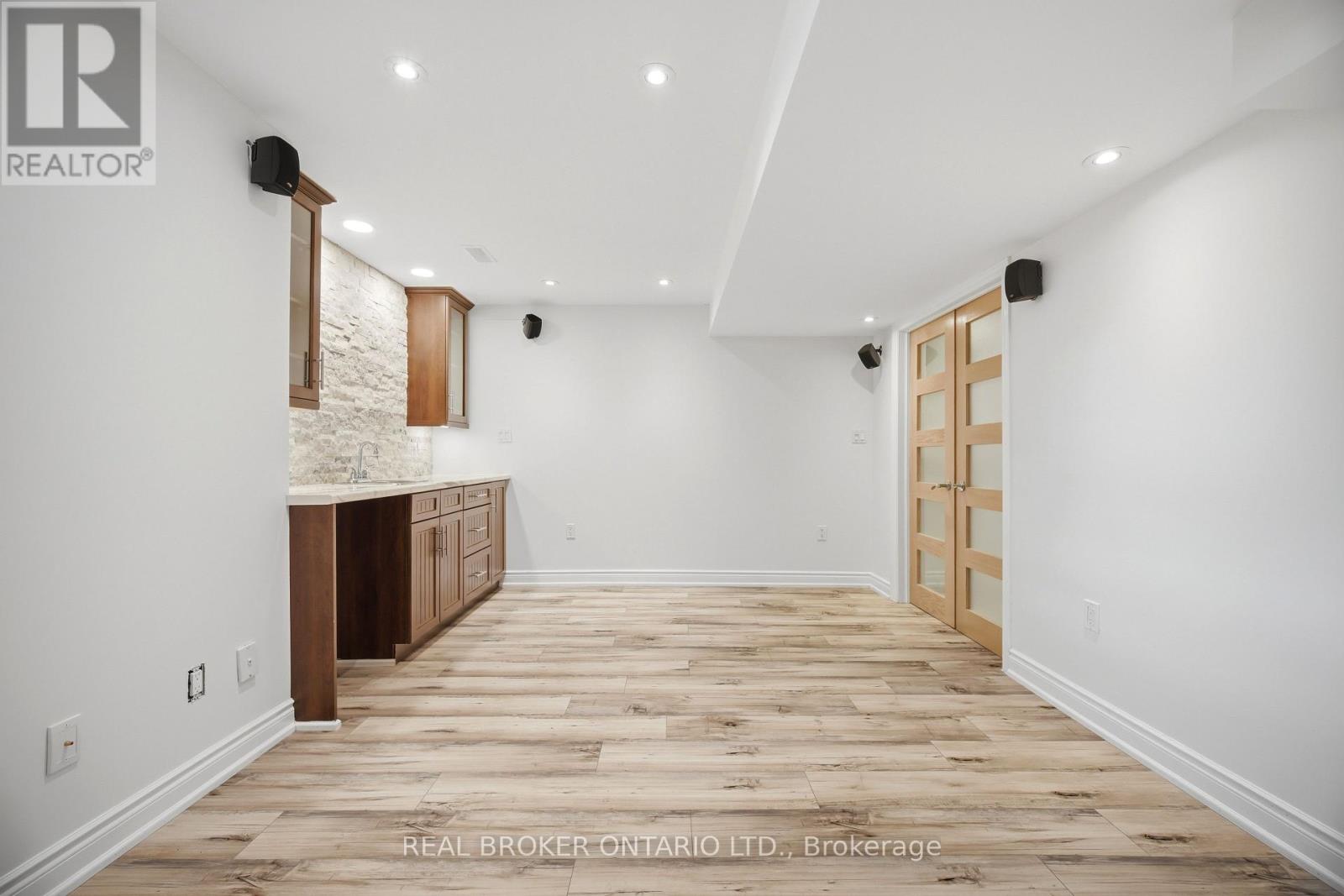 3277 Paul Henderson Drive, Mississauga, Ontario  L5M 0H5 - Photo 28 - W13140444