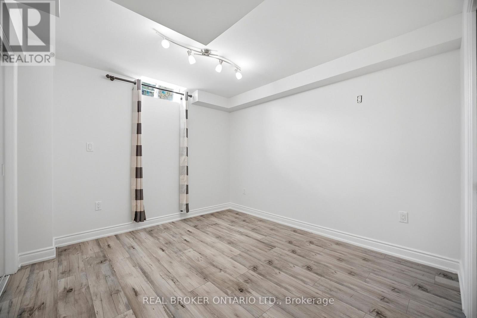 3277 Paul Henderson Drive, Mississauga, Ontario  L5M 0H5 - Photo 31 - W13140444