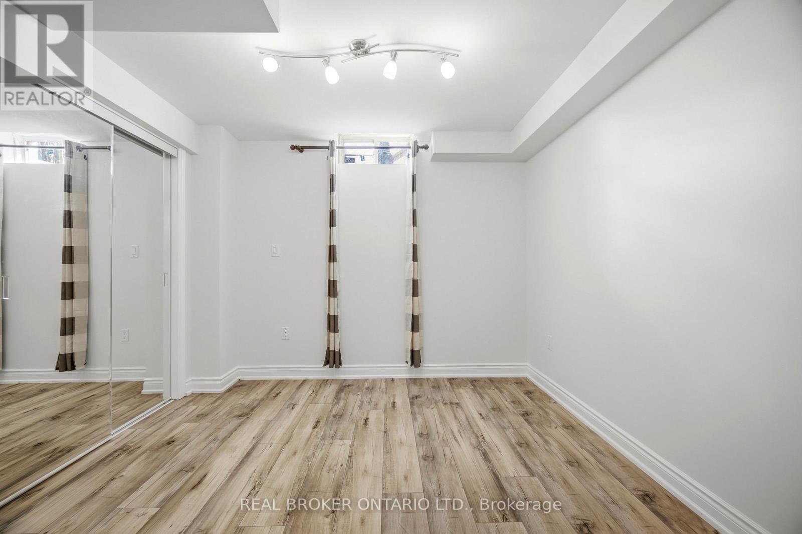 3277 Paul Henderson Drive, Mississauga, Ontario  L5M 0H5 - Photo 32 - W13140444
