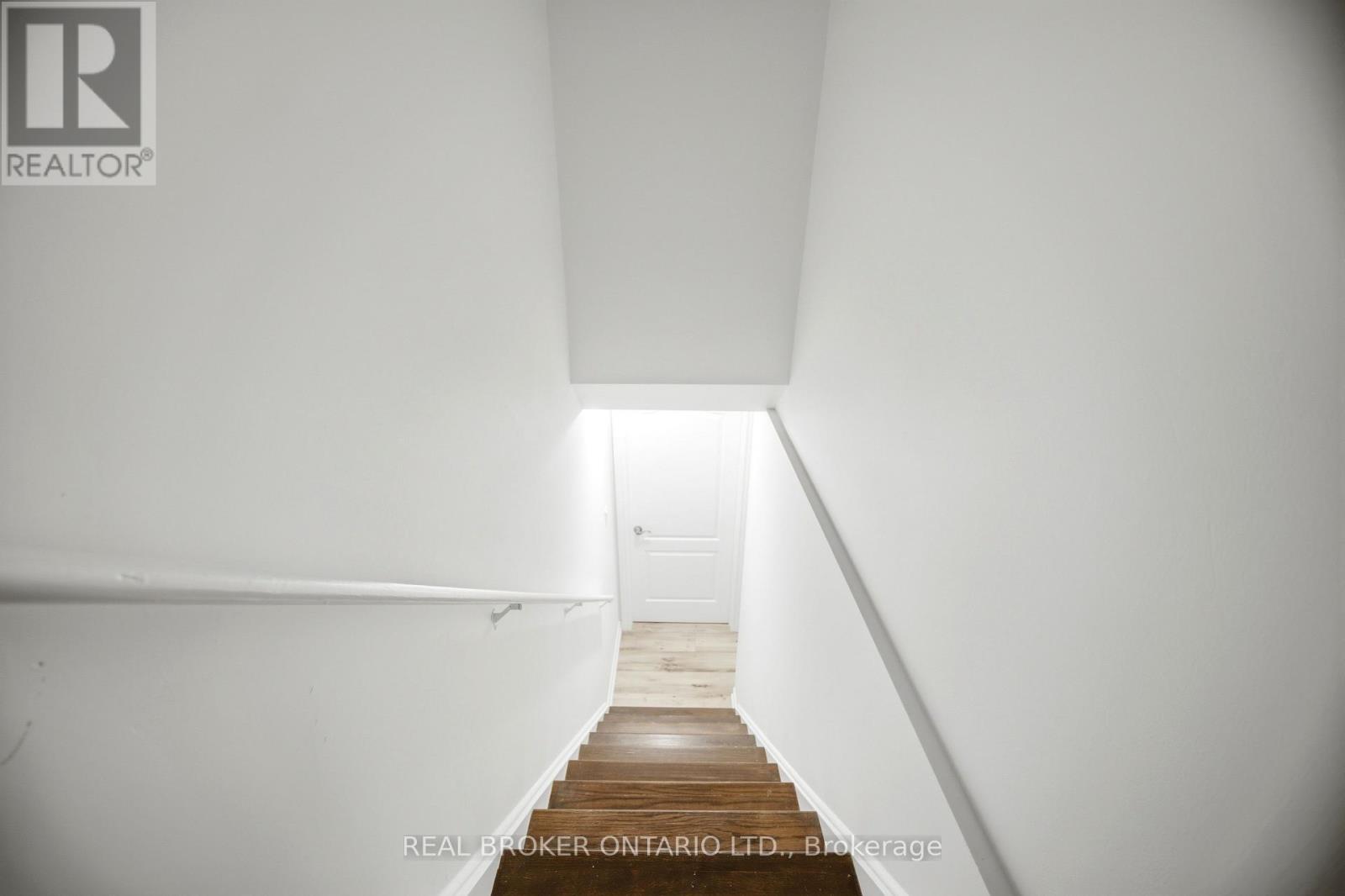 3277 Paul Henderson Drive, Mississauga, Ontario  L5M 0H5 - Photo 7 - W13140444
