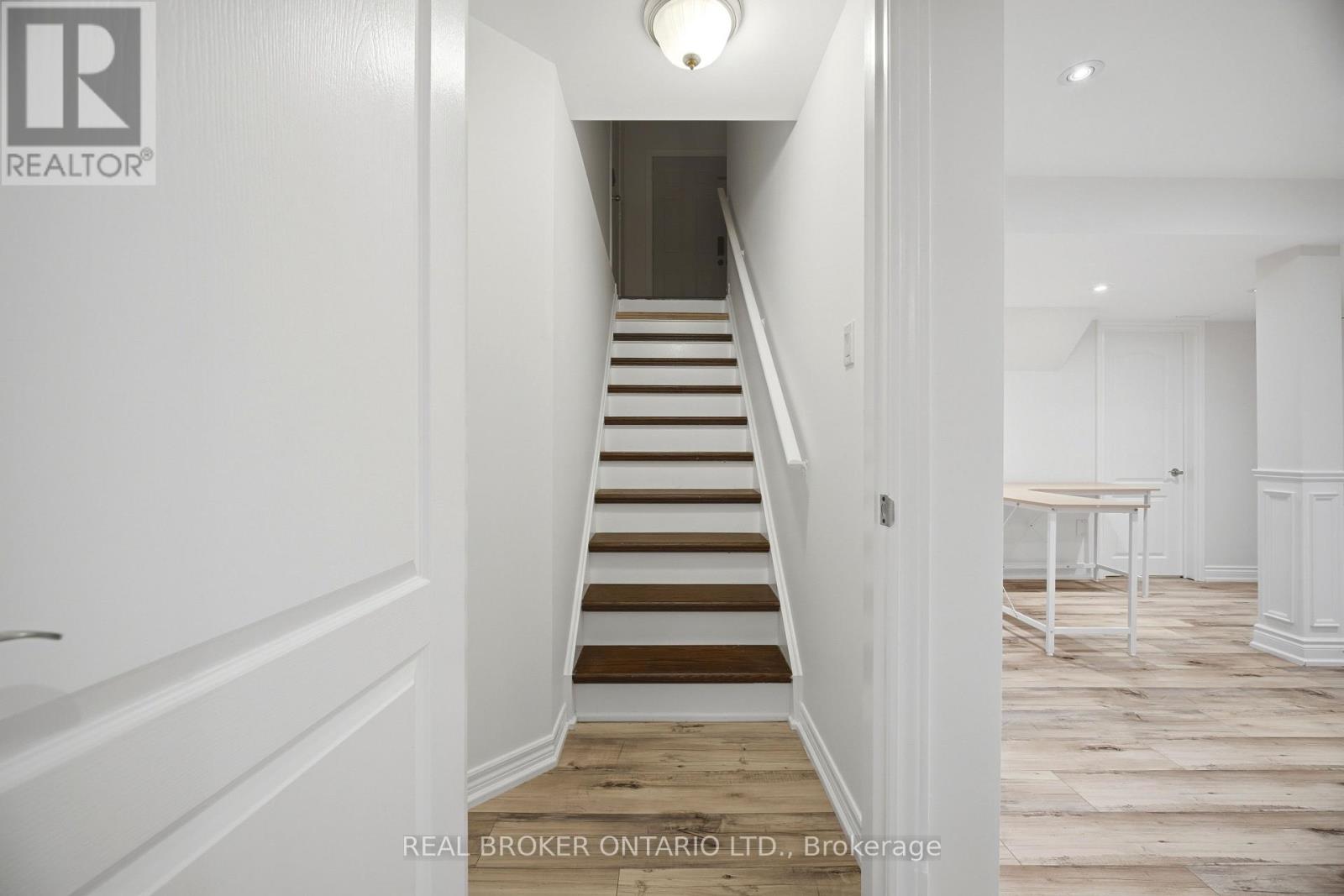 3277 Paul Henderson Drive, Mississauga, Ontario  L5M 0H5 - Photo 8 - W13140444