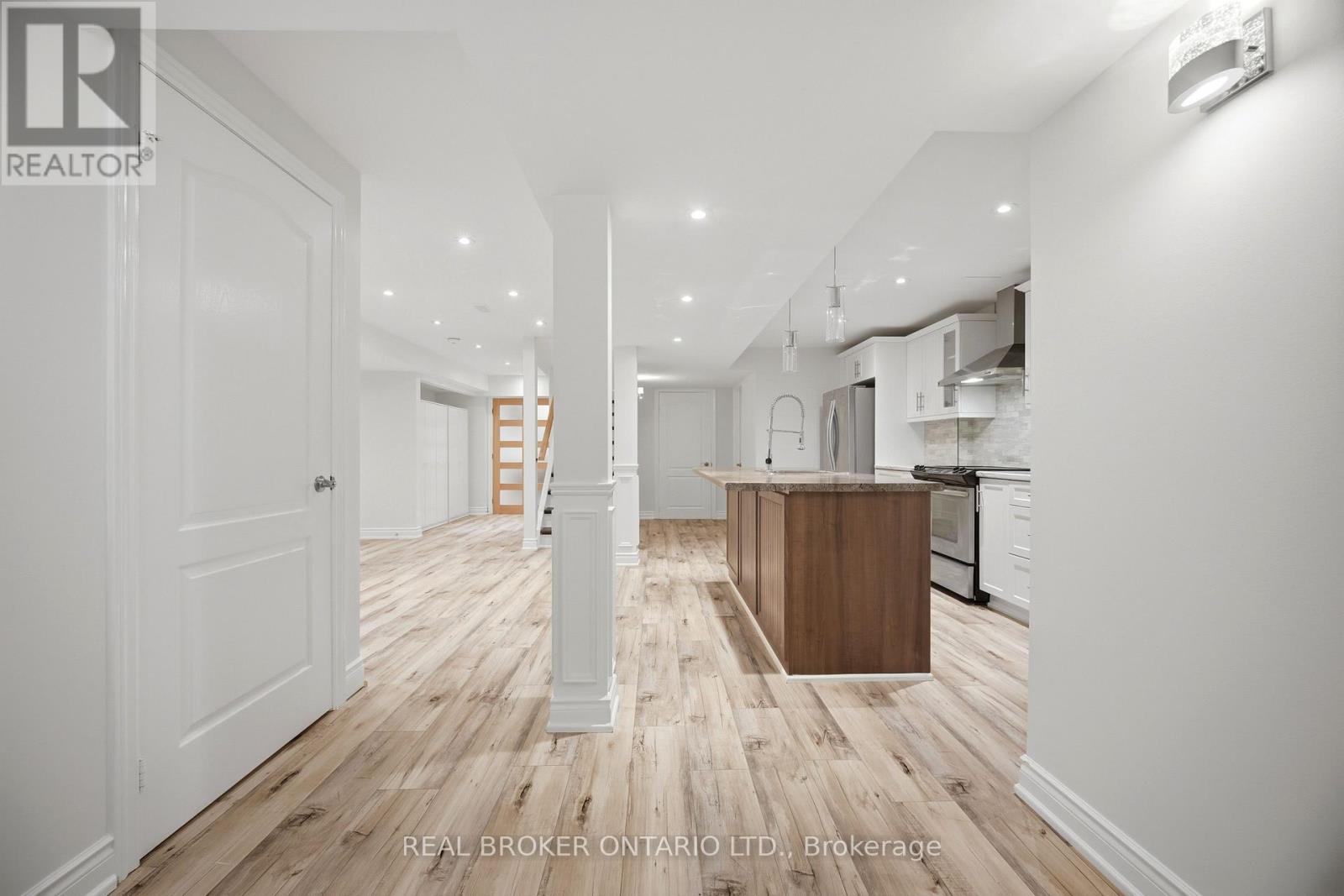 3277 Paul Henderson Drive, Mississauga, Ontario  L5M 0H5 - Photo 9 - W13140444