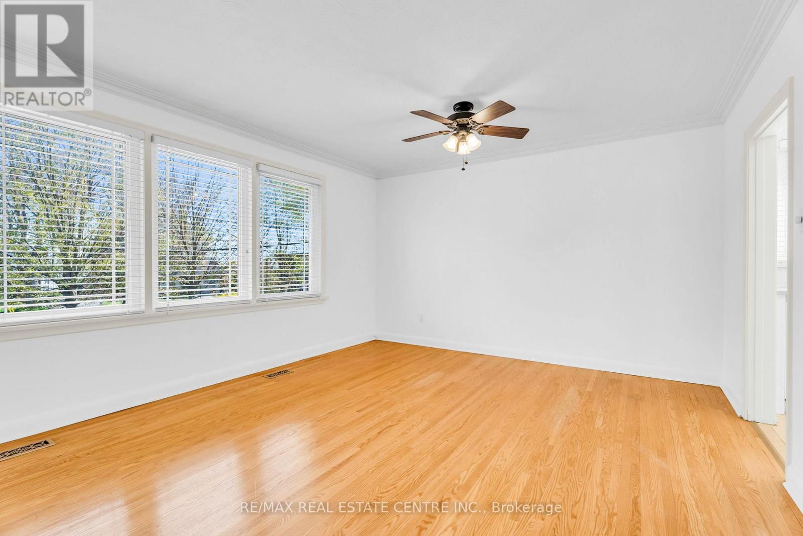 Upper - 48 Maple Avenue S, Mississauga, Ontario  L5H 2R6 - Photo 11 - W13140452