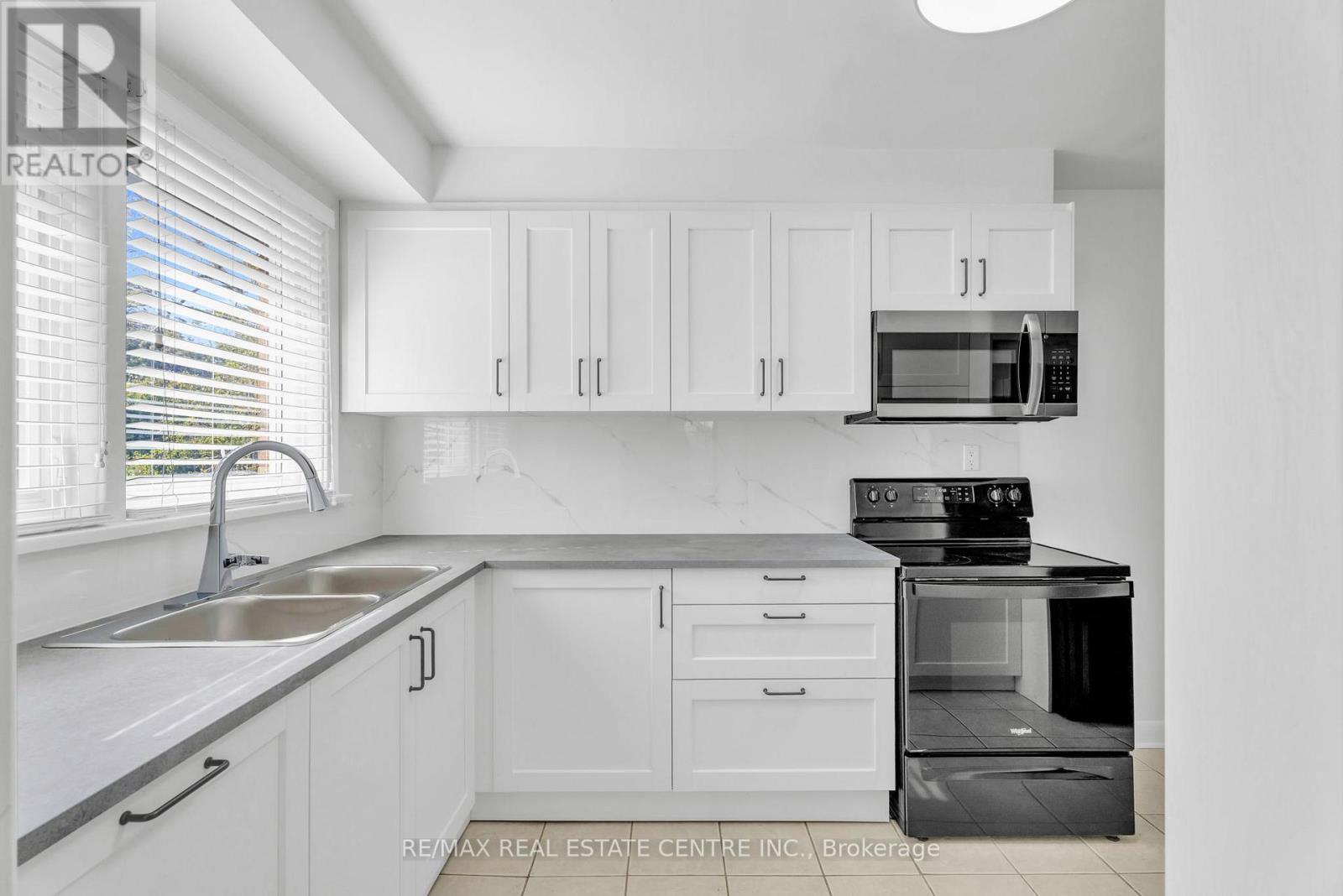 Upper - 48 Maple Avenue S, Mississauga, Ontario  L5H 2R6 - Photo 14 - W13140452