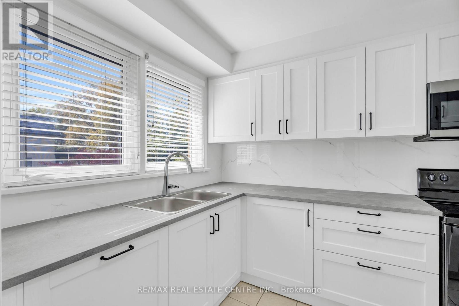 Upper - 48 Maple Avenue S, Mississauga, Ontario  L5H 2R6 - Photo 15 - W13140452