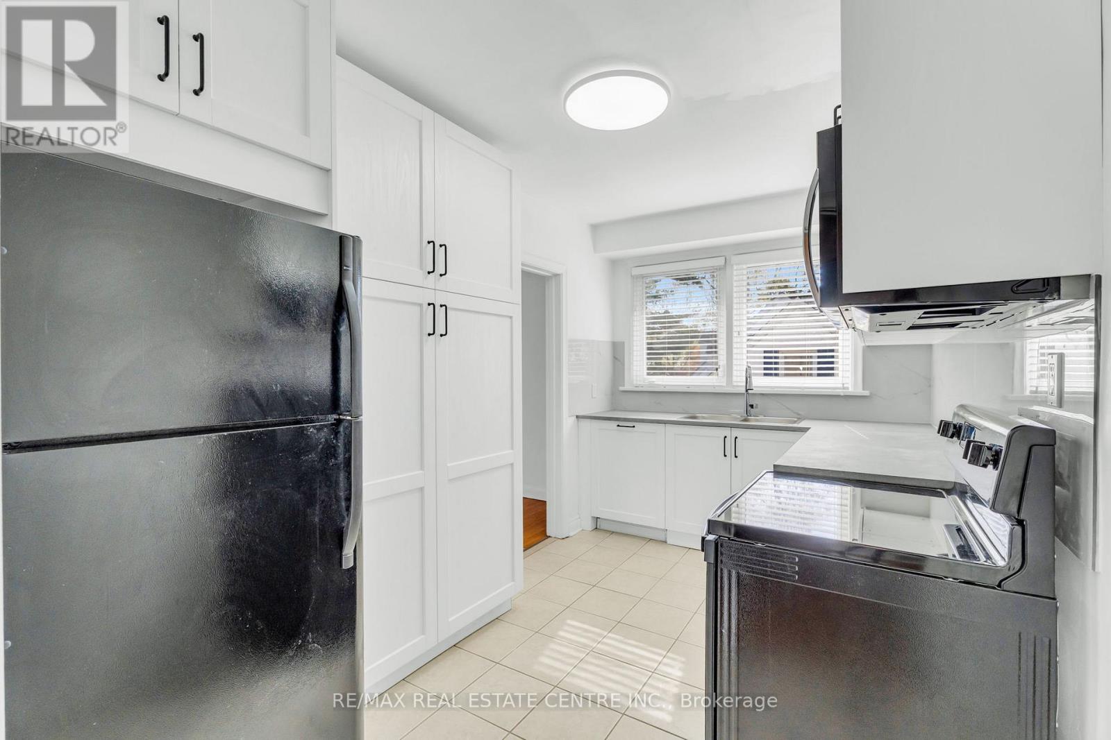 Upper - 48 Maple Avenue S, Mississauga, Ontario  L5H 2R6 - Photo 16 - W13140452
