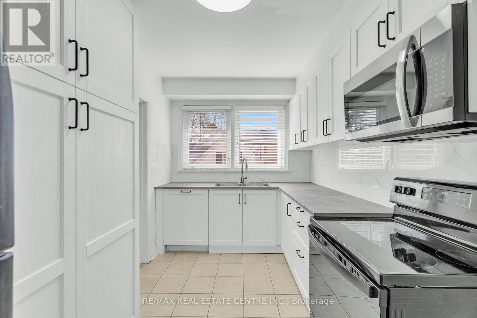 Upper - 48 Maple Avenue S, Mississauga, Ontario  L5H 2R6 - Photo 17 - W13140452