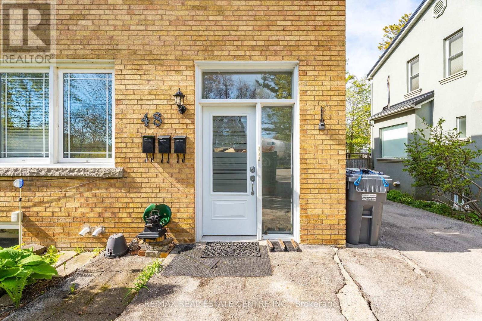 Upper - 48 Maple Avenue S, Mississauga, Ontario  L5H 2R6 - Photo 2 - W13140452