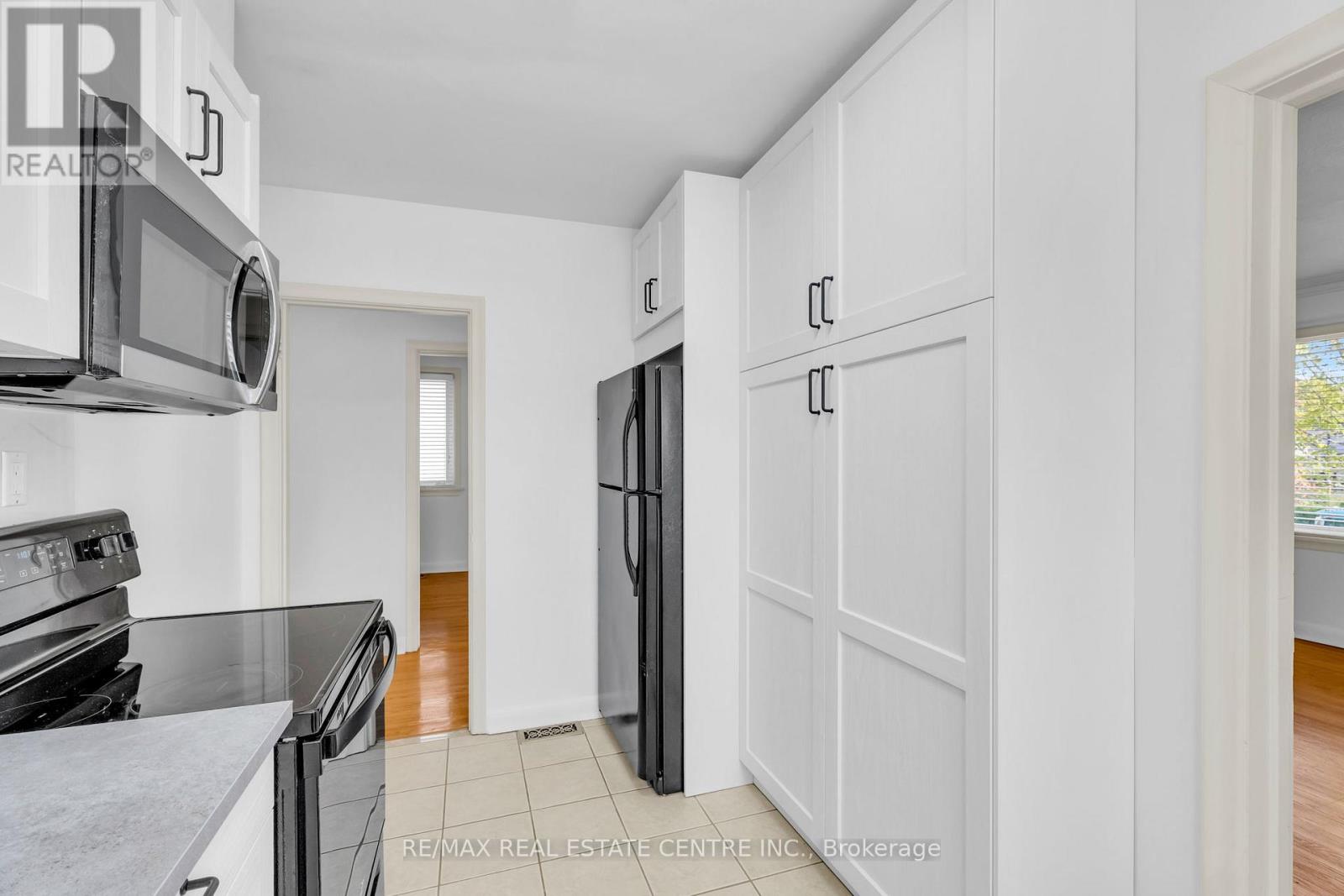 Upper - 48 Maple Avenue S, Mississauga, Ontario  L5H 2R6 - Photo 20 - W13140452