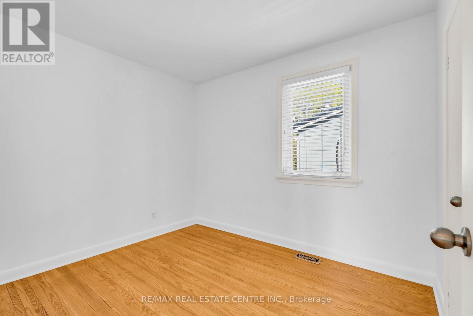 Upper - 48 Maple Avenue S, Mississauga, Ontario  L5H 2R6 - Photo 26 - W13140452