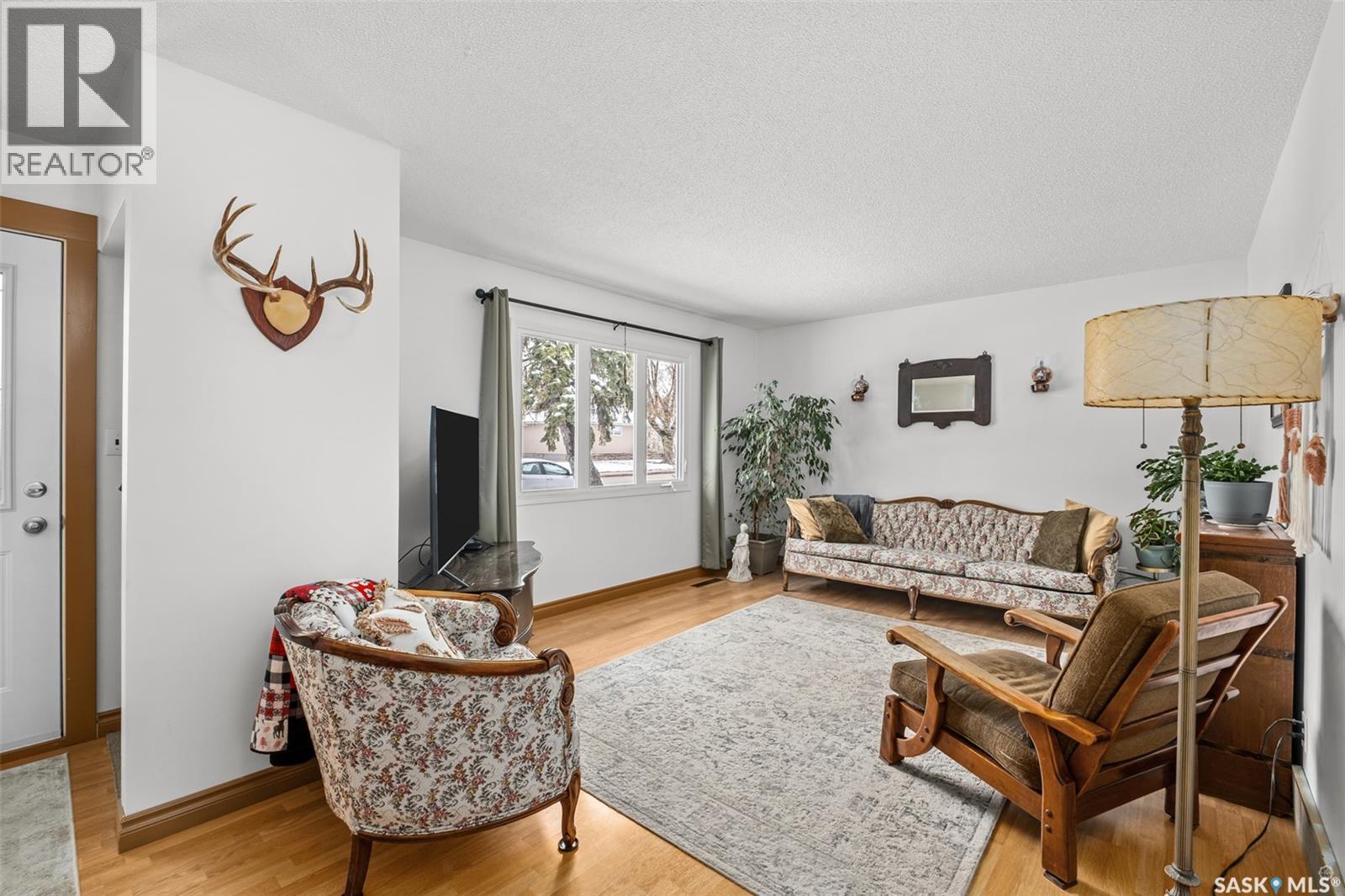 654 23rd Street W, Prince Albert, Saskatchewan  S6V 4H3 - Photo 2 - SK036251