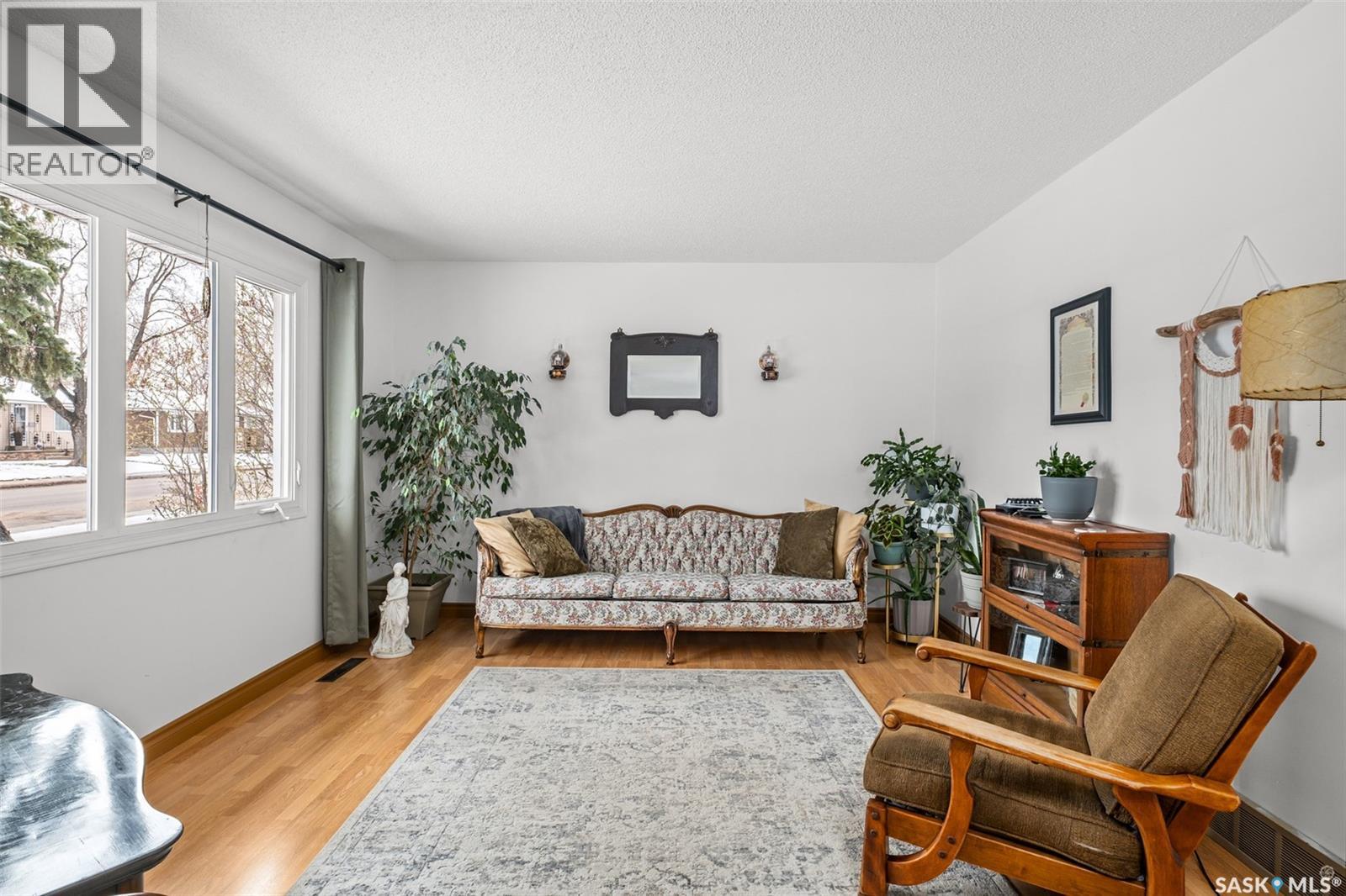 654 23rd Street W, Prince Albert, Saskatchewan  S6V 4H3 - Photo 3 - SK036251