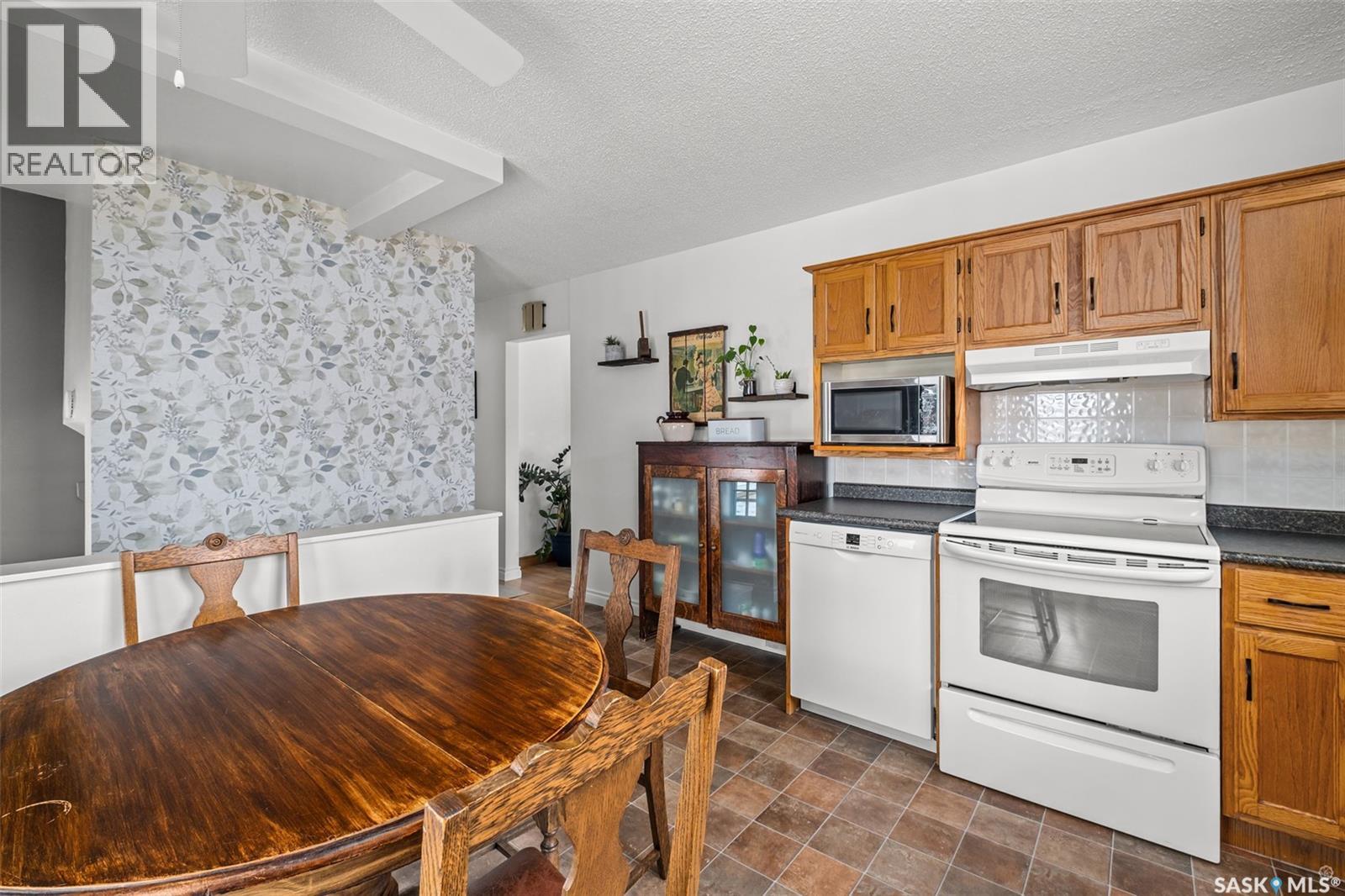 654 23rd Street W, Prince Albert, Saskatchewan  S6V 4H3 - Photo 10 - SK036251