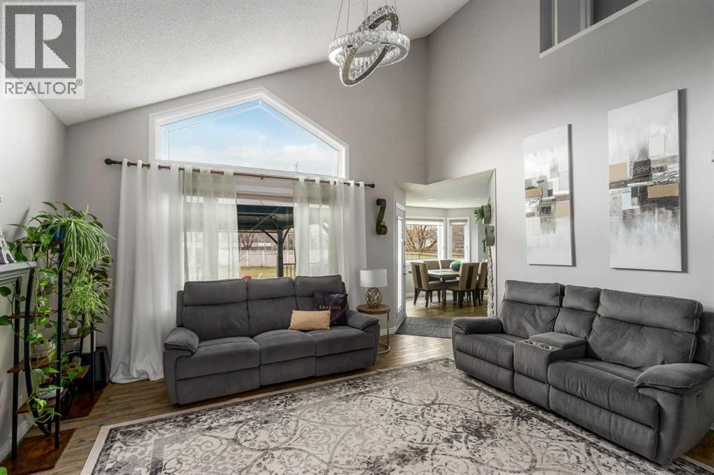 220 Douglas Glen Bay Se, Calgary, Alberta  T2Z 2M9 - Photo 6 - A2297250