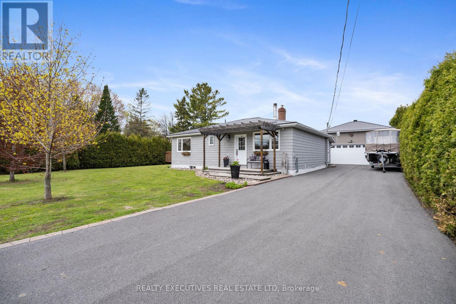 13035 Riverside Drive, South Dundas, Ontario  K0C 1X0 - Photo 1 - X13140512