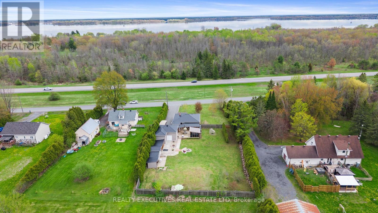 13035 Riverside Drive, South Dundas, Ontario  K0C 1X0 - Photo 2 - X13140512