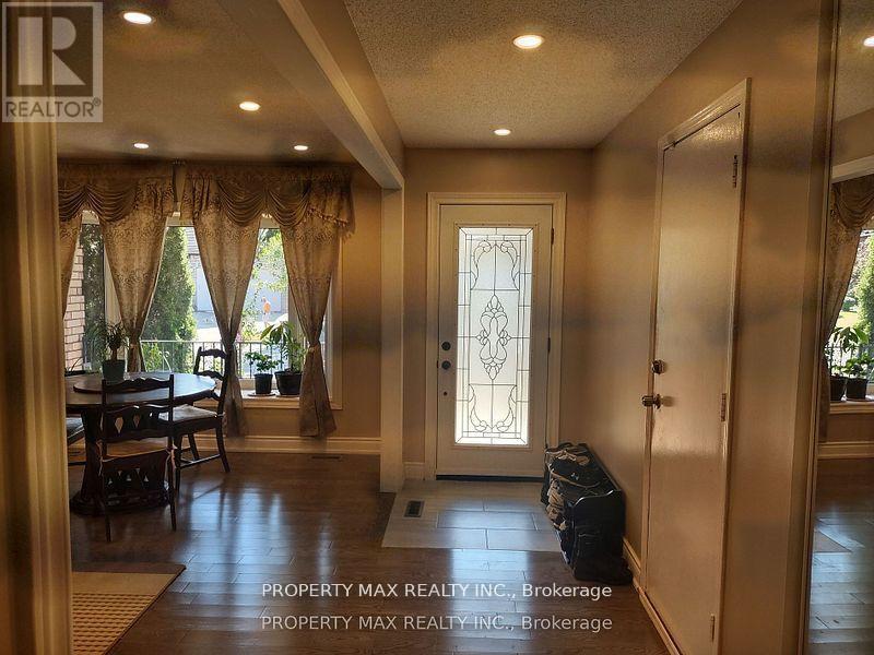 Upper 3 Level - 30 Glenabbey Drive, Clarington, Ontario  L1E 1B8 - Photo 10 - E13140522
