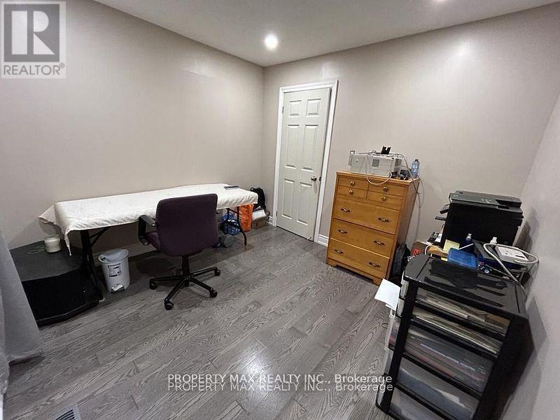 Upper 3 Level - 30 Glenabbey Drive, Clarington, Ontario  L1E 1B8 - Photo 3 - E13140522