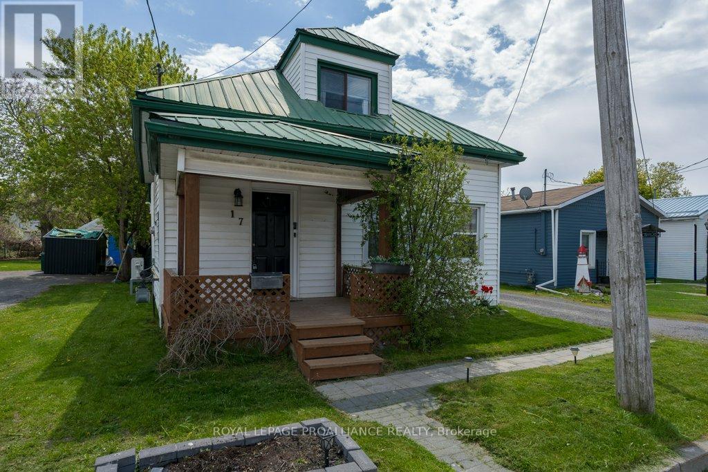 17 MEYERS STREET, Quinte West, Ontario