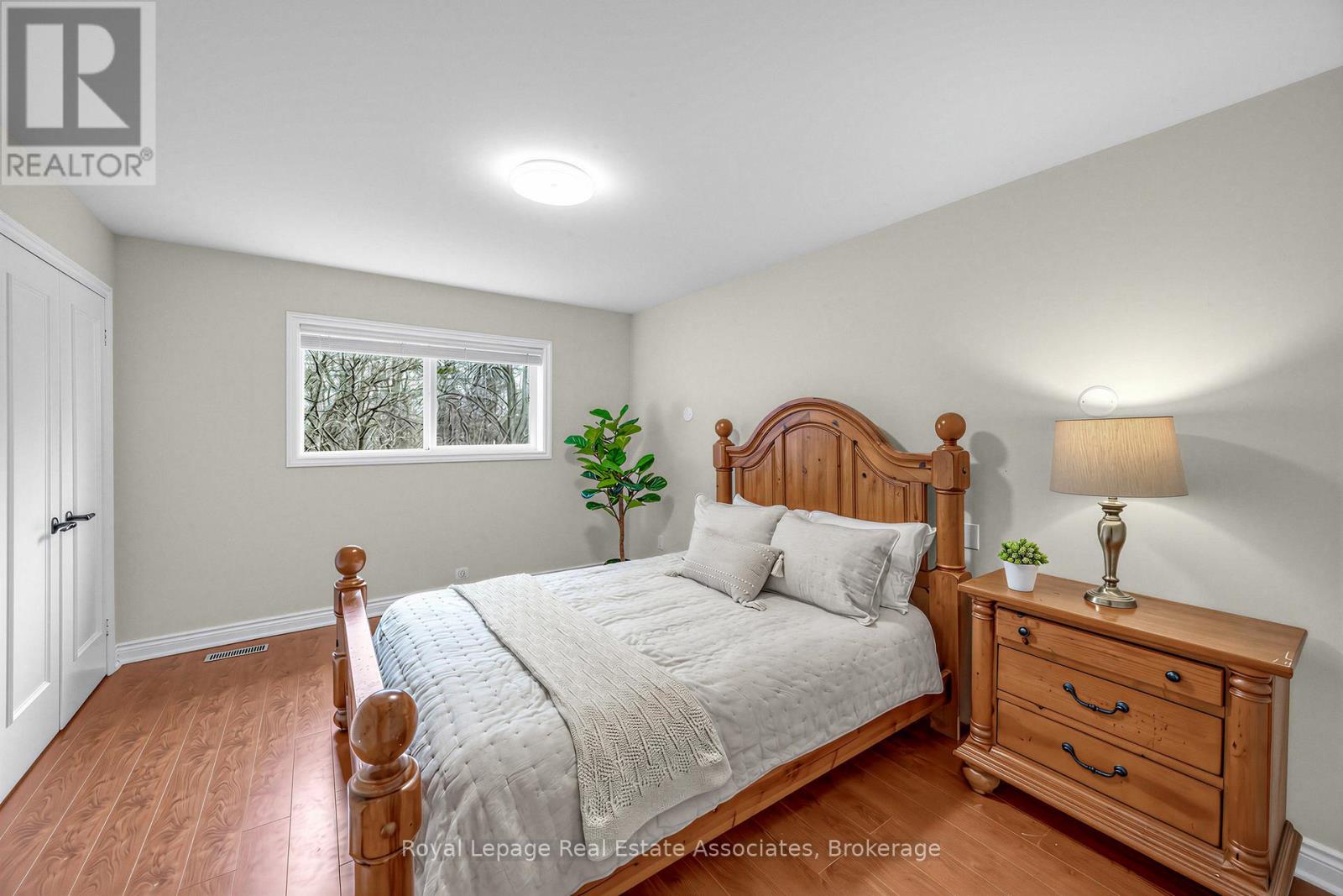 1593 Glenburnie Road, Mississauga, Ontario L5G 3C9 - Photo 22 - W12925262
