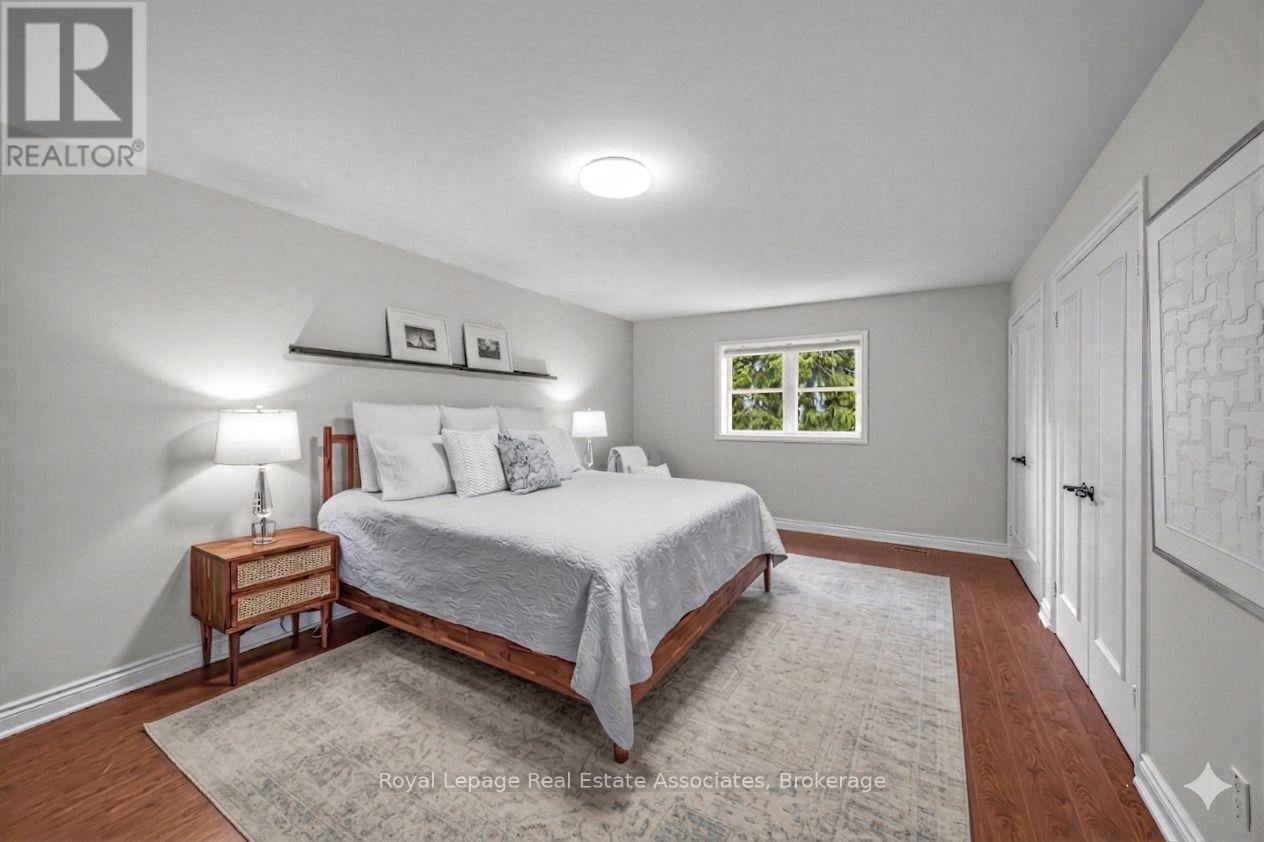 1593 Glenburnie Road, Mississauga, Ontario L5G 3C9 - Photo 19 - W12925262