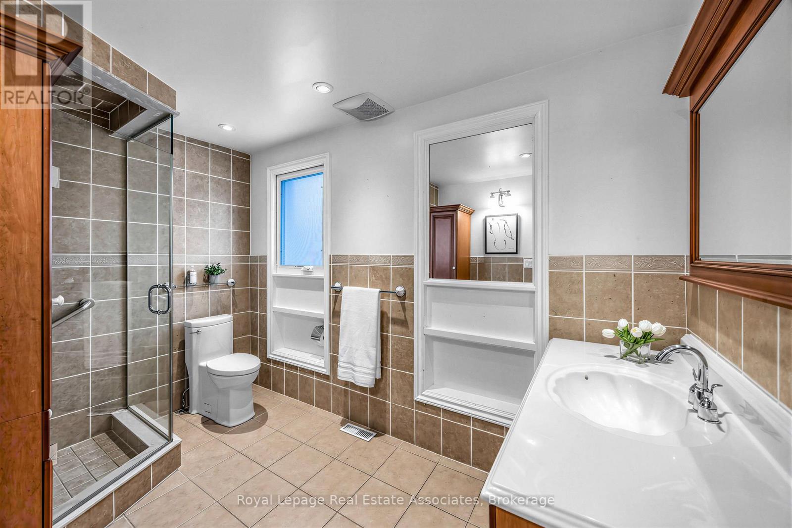 1593 Glenburnie Road, Mississauga, Ontario L5G 3C9 - Photo 26 - W12925262