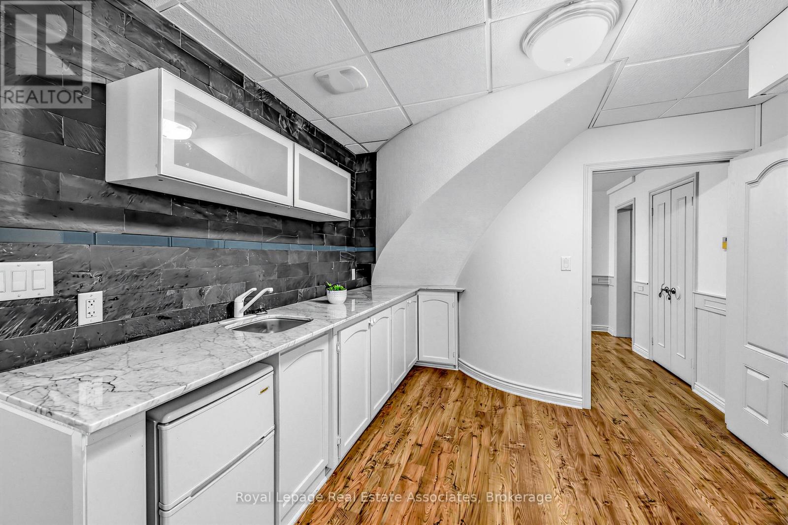 1593 Glenburnie Road, Mississauga, Ontario L5G 3C9 - Photo 35 - W12925262