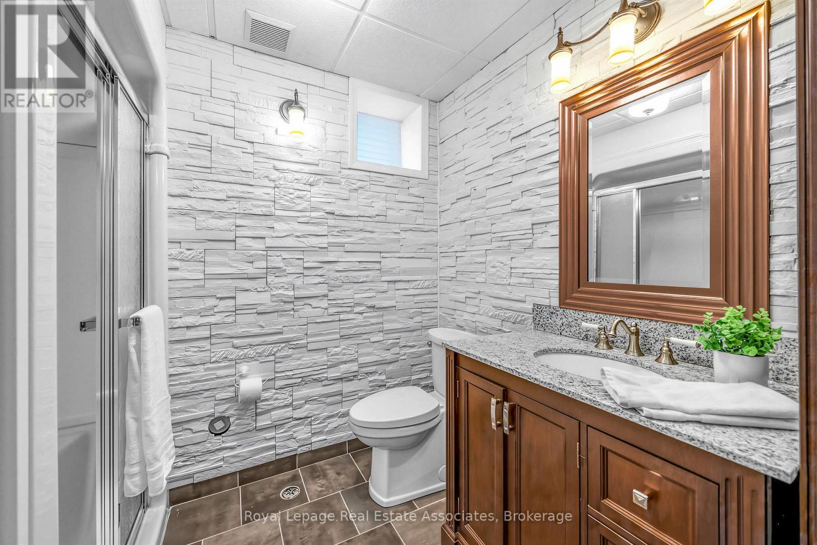 1593 Glenburnie Road, Mississauga, Ontario L5G 3C9 - Photo 36 - W12925262