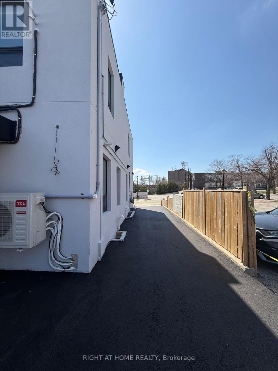 28 West Street N, Orillia, Ontario  L3V 5B8 - Photo 6 - S13140550