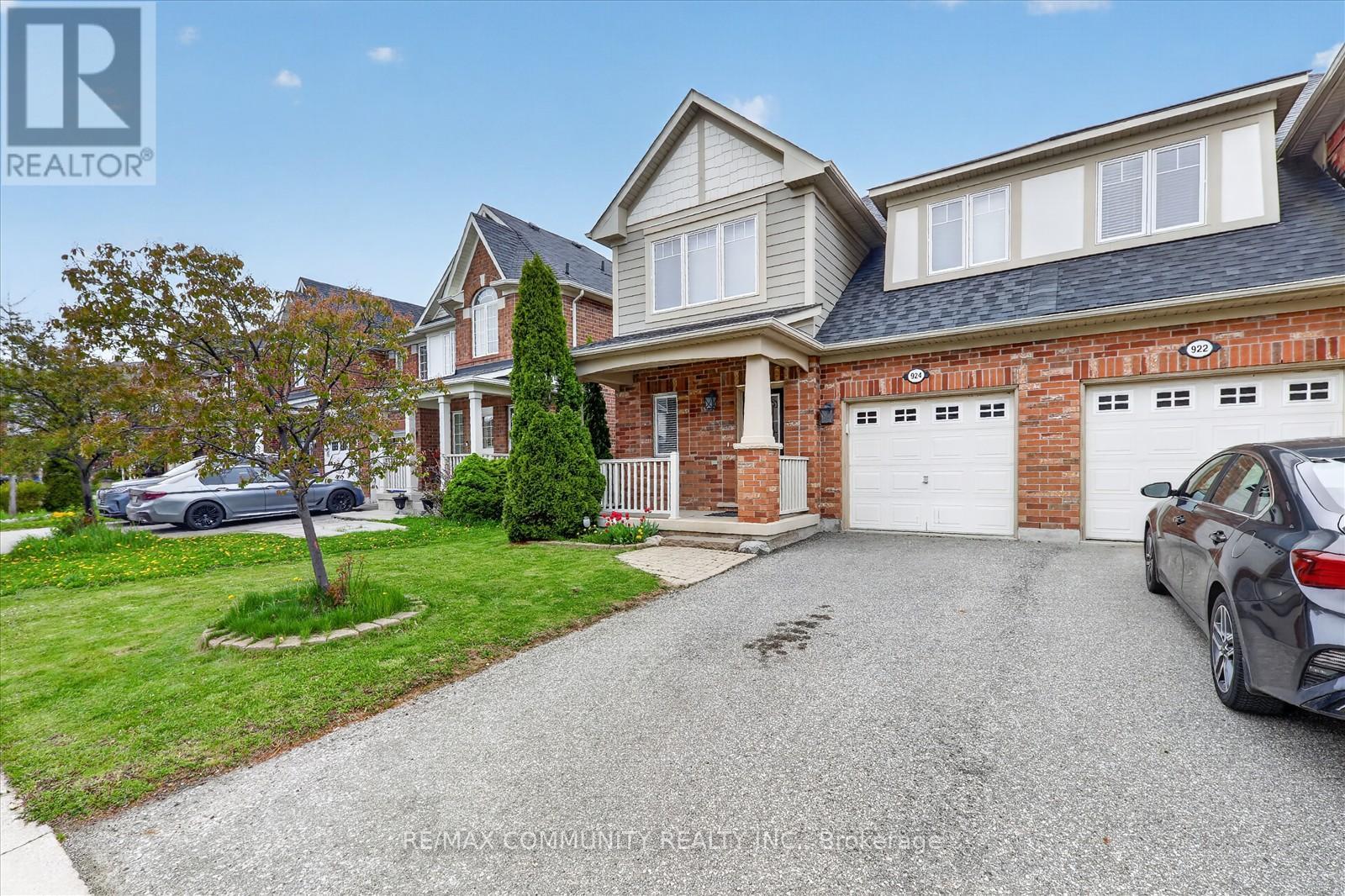 924 Zelinsky Crescent, Milton, Ontario L9T 0L5 - Photo 3 - W13140538